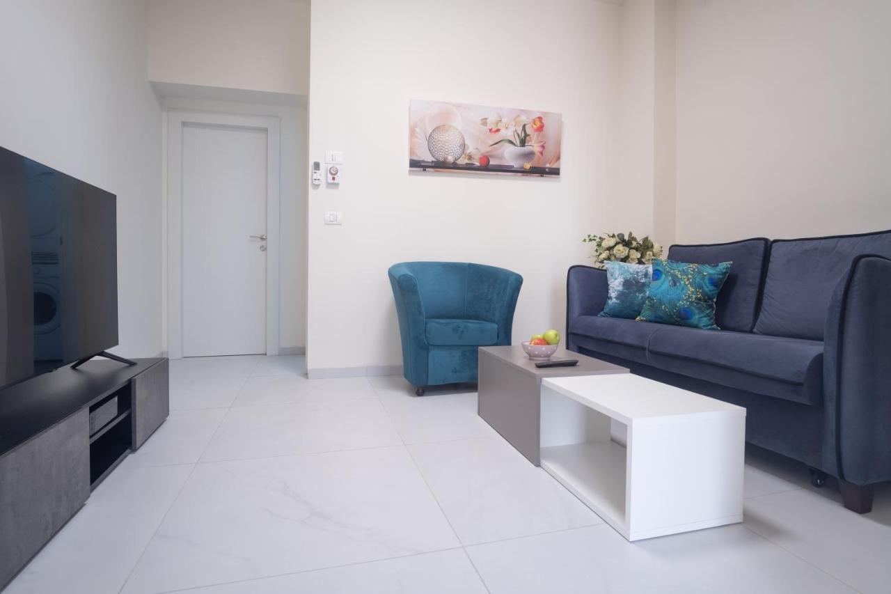 Port City Haifa - Luxury Apartments 50 Mtrs From The Beach Exterior foto